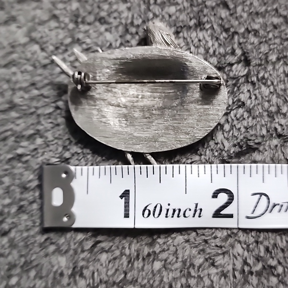 Marjolein Bastin Pewter Artist Hat Brooch with Bird and Brushes- Vintage - Picture 4 of 5